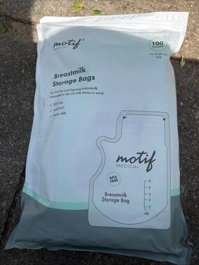 Motif Breastmilk storage bags